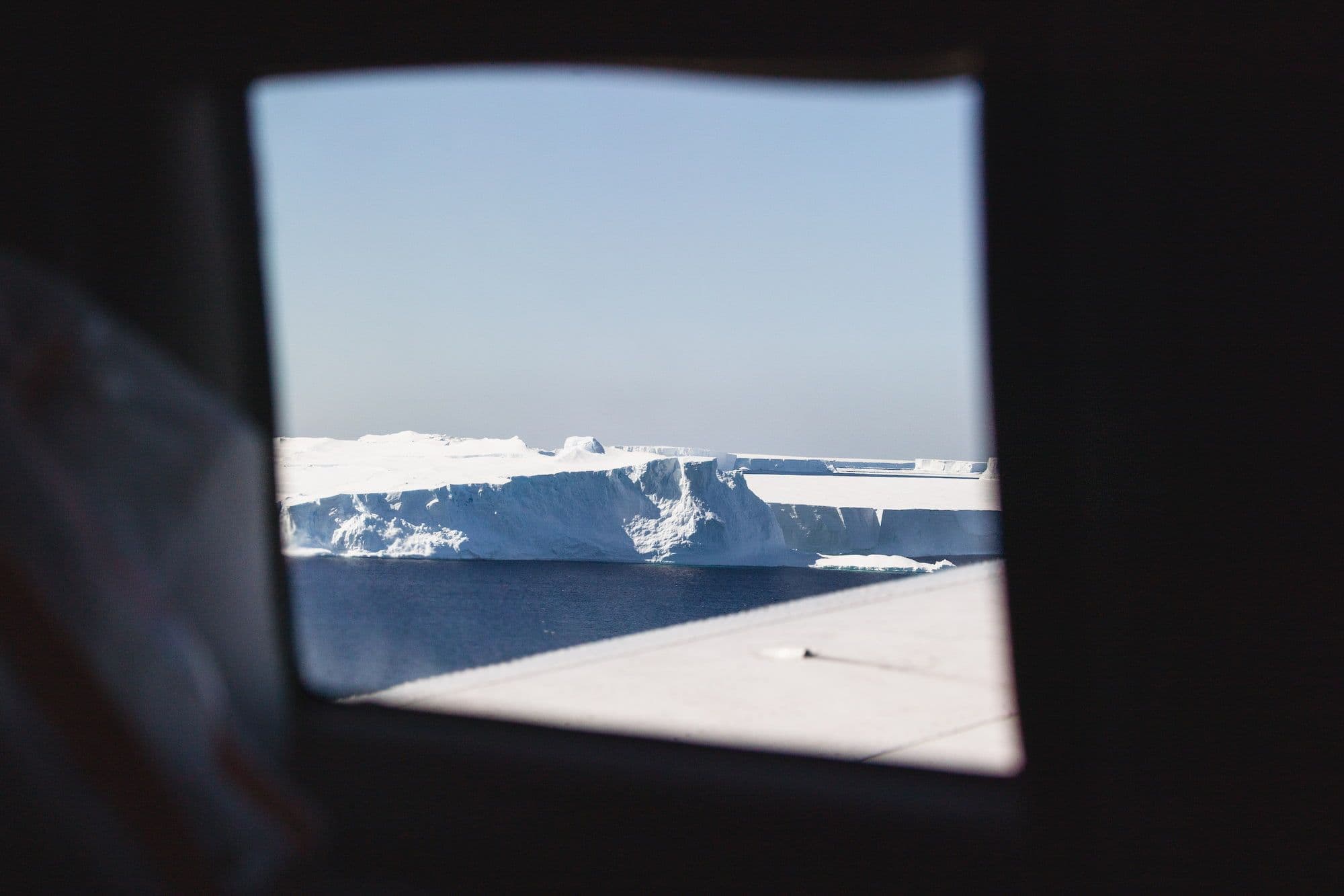 Scenic flight over the Ice Shelf